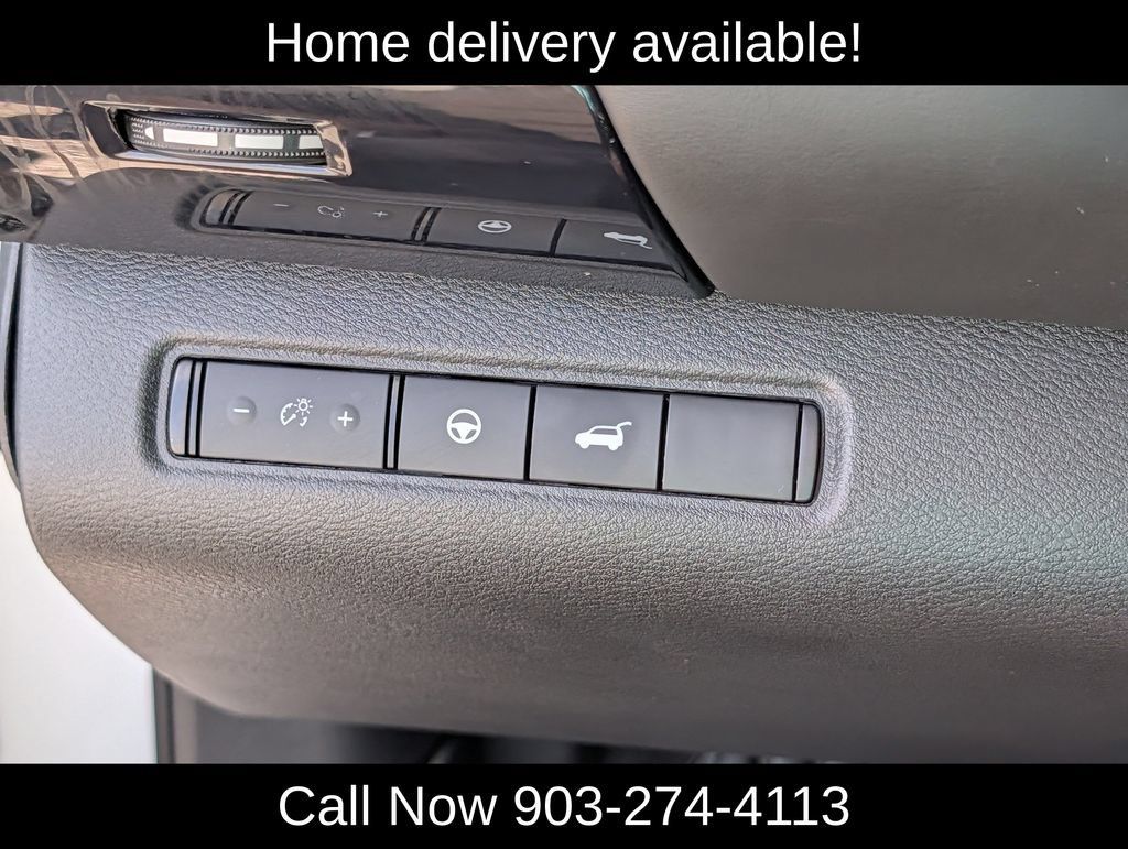 Used 2026 Nissan Pathfinder SV FWD image 25