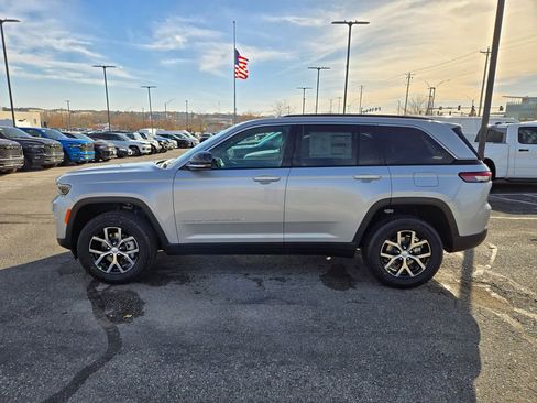 New 2025 Jeep Grand Cherokee Limited image 7