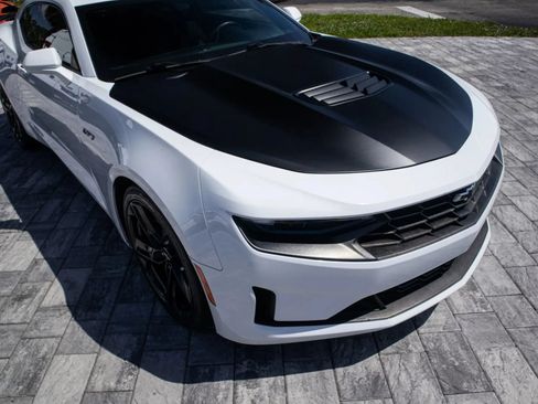 Used 2021 Chevrolet Camaro LT w/ Technology Package RWD image 10