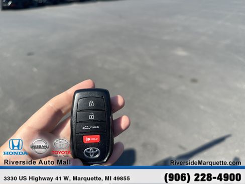 Used 2024 Toyota Tundra Limited w/ TRD Off-Road Package AWD/4WD image 27