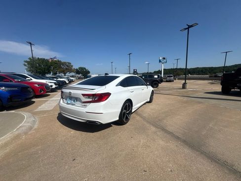 Used 2022 Honda Accord Sport image 3