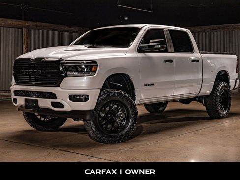 Used 2024 RAM 1500 Laramie AWD/4WD image 5