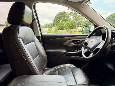 Used 2020 Chevrolet Traverse LT w/ LPO, Black Accent Package AWD/4WD image 26