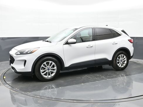 Used 2021 Ford Escape SE image 8