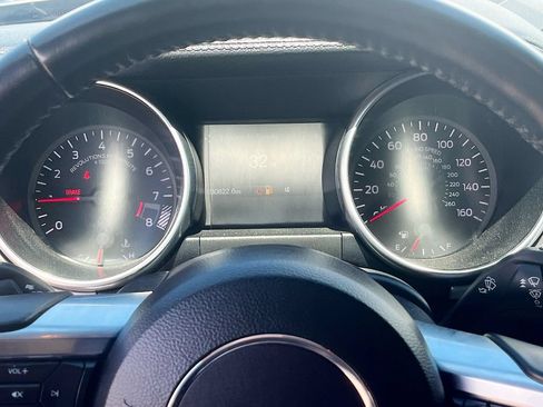 Used 2022 Ford Mustang GT Premium w/ Black Accent Package RWD image 12
