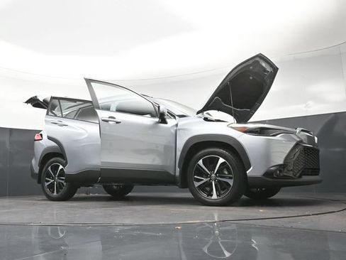 Used 2024 Toyota Corolla Cross AWD Hybrid w/ Convenience Package image 32