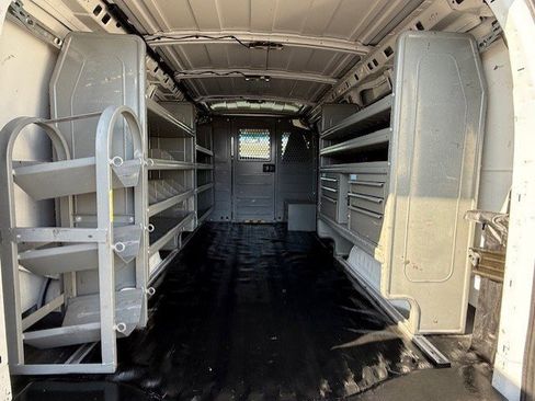 Used 2018 Chevrolet Express 2500 w/ Driver Convenience Package image 15