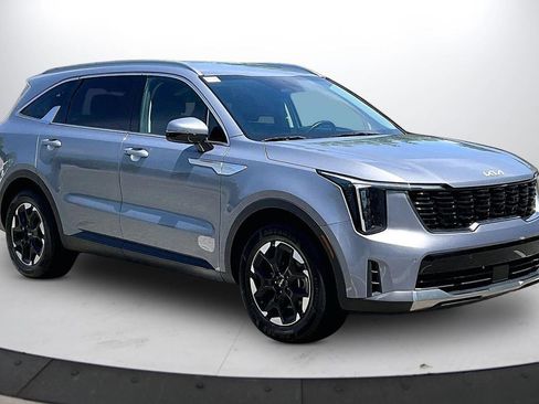 Used 2024 Kia Sorento S FWD image 2