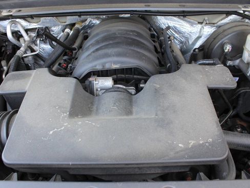 Used 2017 Chevrolet Suburban LT image 26