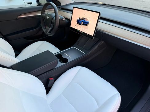 Used 2023 Tesla Model 3 Standard Range RWD image 21