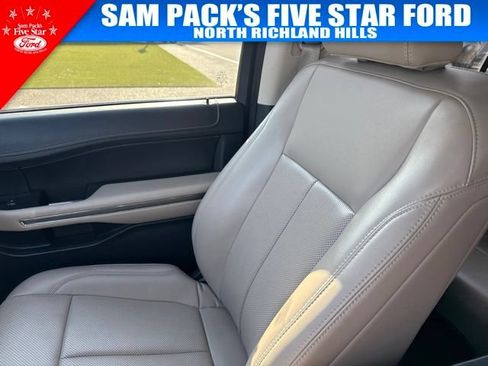 Used 2022 Ford Expedition XLT RWD image 13