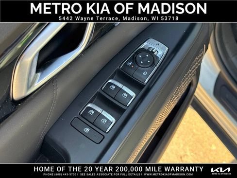 Used 2025 Kia Carnival SX Prestige FWD image 12