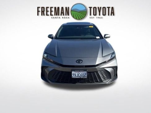 Used 2025 Toyota Camry SE w/ Convenience Package FWD image 3