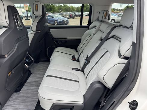 Used 2023 Rivian R1S Adventure AWD/4WD image 26
