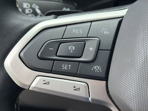 Certified 2026 Volkswagen Atlas Cross Sport SE FWD image 21