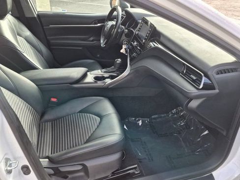 Used 2024 Toyota Camry SE FWD image 5