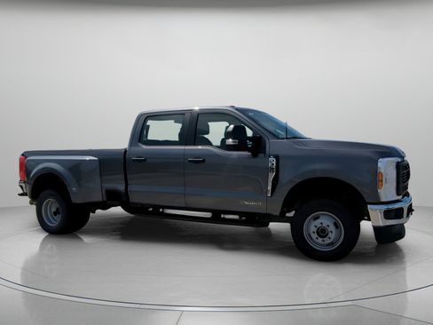 New 2026 Ford F350 XL w/ XL Chrome Package image 37