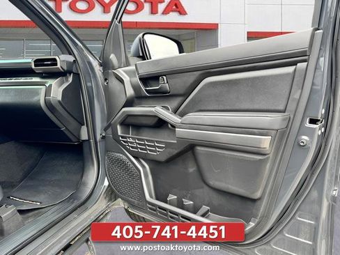Used 2025 Toyota Tacoma SR5 AWD/4WD image 27