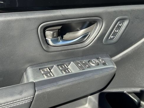 Certified 2023 Honda Pilot Touring image 9