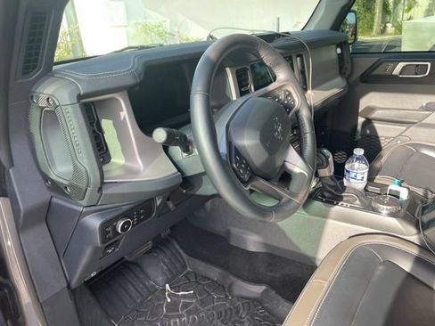 Used 2025 Ford Bronco Outer Banks AWD/4WD image 8