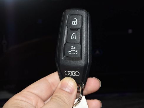 Certified 2025 Audi Q5 Premium w/ Convenience Package AWD/4WD image 16