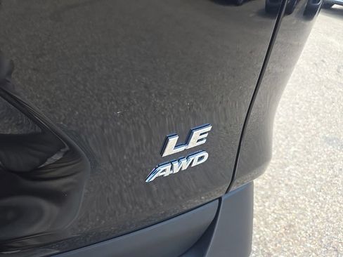 Used 2020 Toyota RAV4 LE w/ All Weather Liner Package AWD/4WD image 31