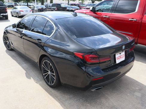 Used 2022 BMW 530i w/ Convenience Package RWD image 7