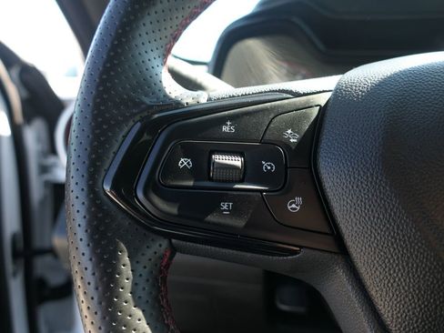 Used 2024 Chevrolet Trax RS w/ Driver Confidence Package FWD image 16