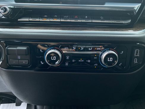 New 2025 GMC Sierra 1500 Elevation image 35