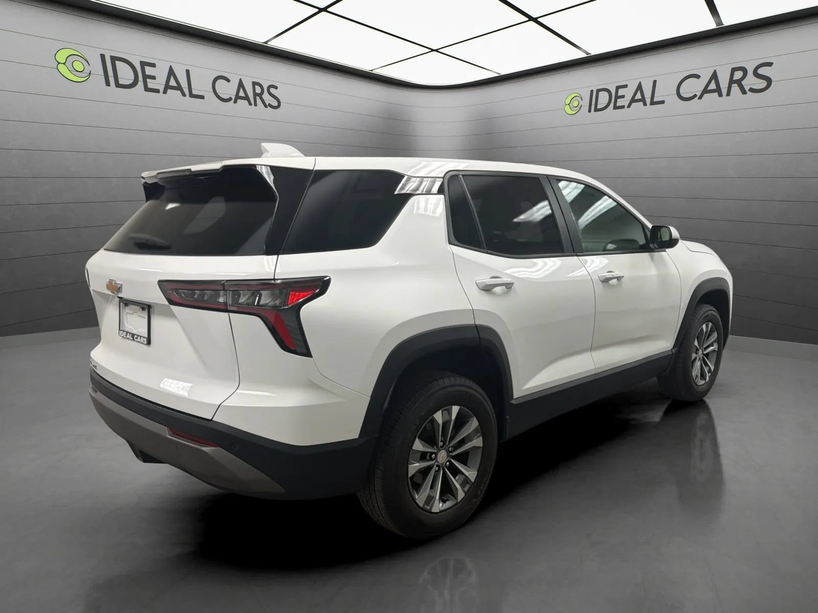 Used 2025 Chevrolet Equinox LT FWD image 5