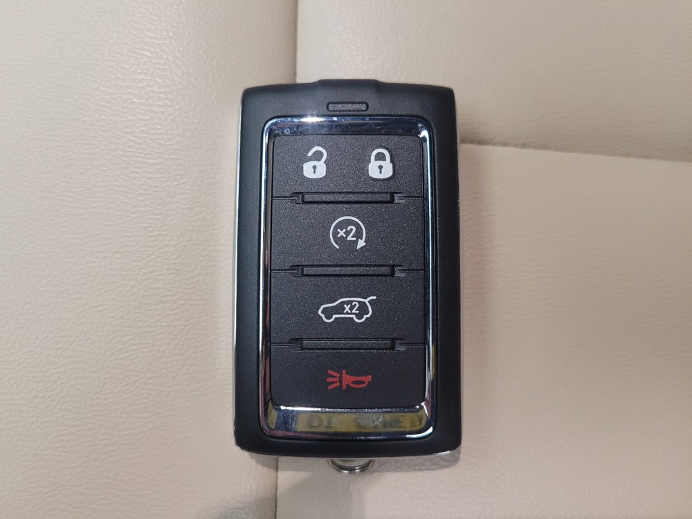 Used 2025 Jeep Grand Cherokee Limited 4xe AWD/4WD image 32