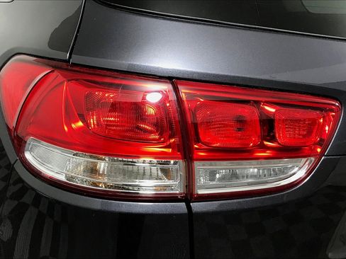 Used 2017 Kia Sorento LX image 20