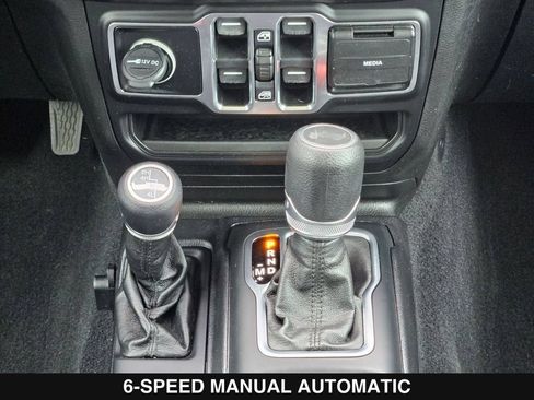 Used 2021 Jeep Wrangler Unlimited Sport AWD/4WD image 21