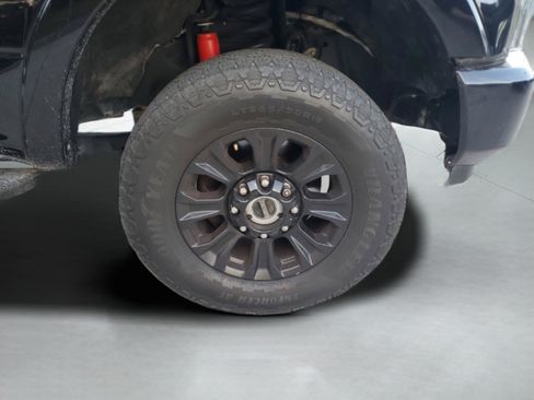 Used 2021 Ford F350 Platinum w/ Tremor Off-Road Package AWD/4WD image 28