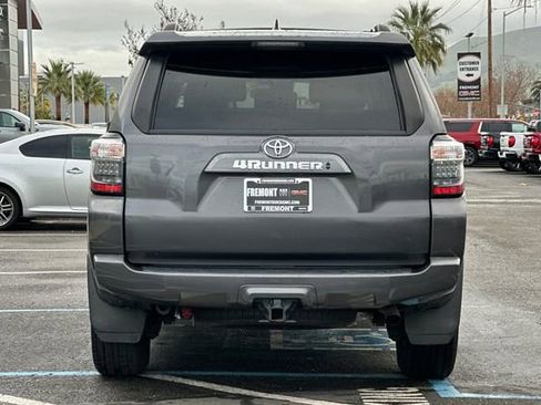 Used 2022 Toyota 4Runner SR5 Premium w/ Moonroof Package image 5