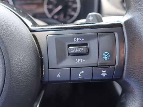 Used 2021 Nissan Rogue SV AWD/4WD image 16