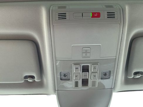 New 2025 Volkswagen Taos SEL image 20