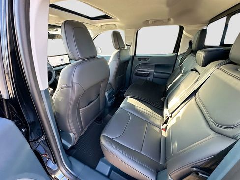 New 2025 Ford Maverick Lariat w/ Black Appearance Package AWD/4WD image 9