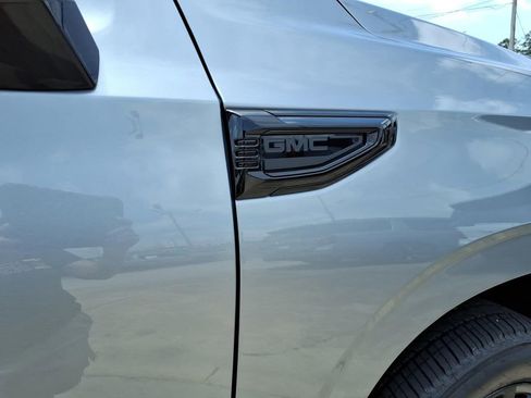 New 2026 GMC Yukon Elevation w/ Elevation Premium Package AWD/4WD image 9