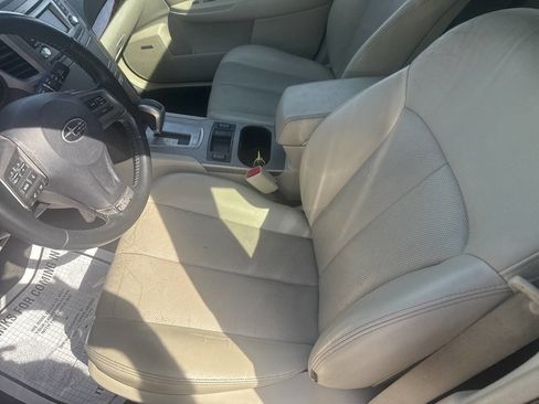 Used 2012 Subaru Outback 2.5i Limited AWD/4WD image 6