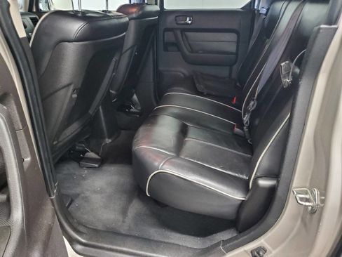 Used 2009 HUMMER H3T Luxury image 12