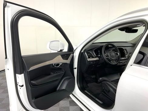 Certified 2023 Volvo XC90 B6 Ultimate image 26