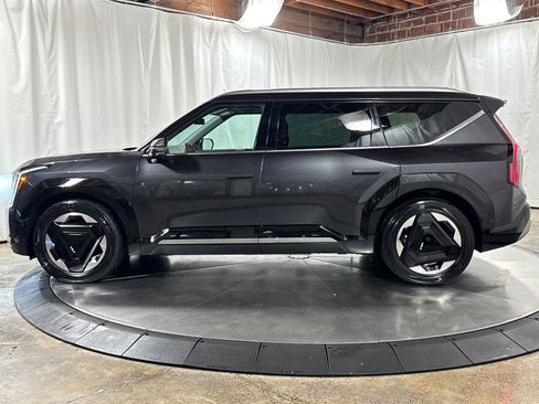 Certified 2024 Kia EV9 Land AWD/4WD image 8