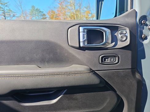 New 2026 Jeep Wrangler Unlimited Sahara AWD/4WD image 11