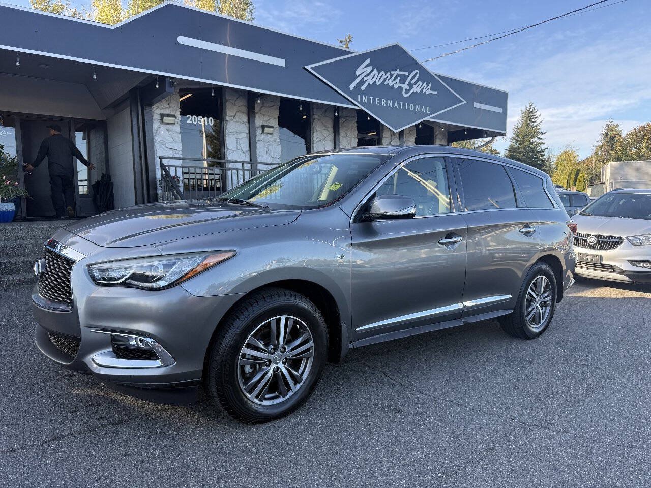 Used 2018 INFINITI QX60 FWD image 1