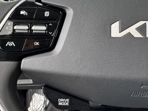New 2026 Kia Niro LX FWD image 21