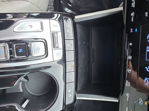 Used 2022 Hyundai Tucson Limited AWD/4WD image 18