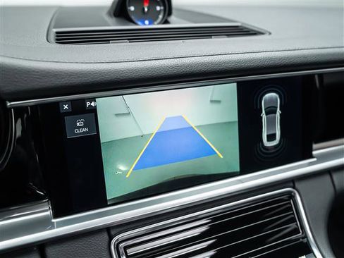 Used 2019 Porsche Panamera 4 image 28