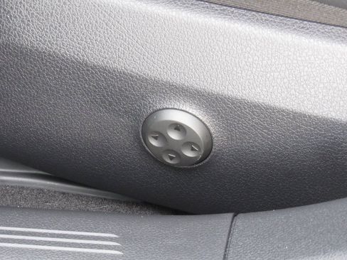 New 2026 Mercedes-Benz E 350 4MATIC Sedan image 11