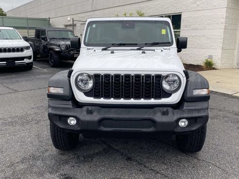 Used 2024 Jeep Wrangler Unlimited Sport AWD/4WD image 2